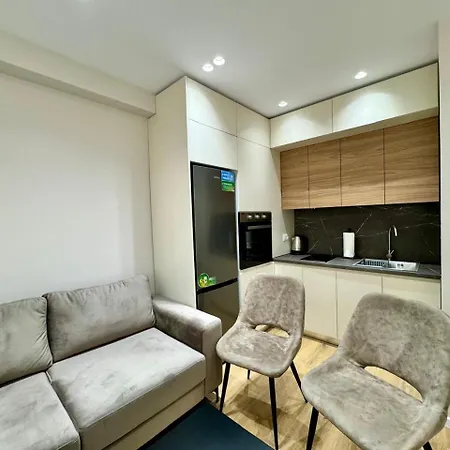 호텔 E&r At Myslym Shyri 티라나