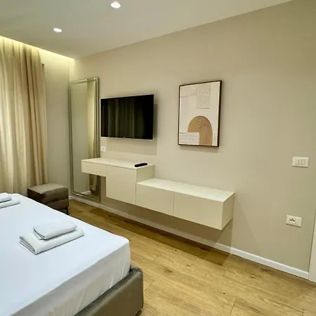 호텔 E&r At Myslym Shyri 티라나