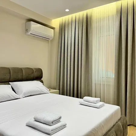 E&r At Myslym Shyri 호텔 *