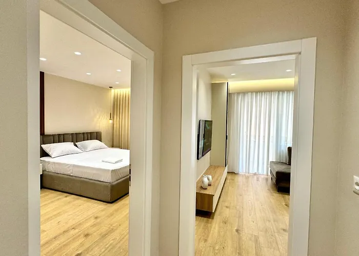 ホテル E&r At Myslym Shyri