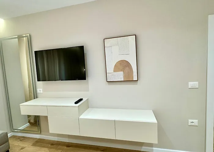 ホテル E&r At Myslym Shyri