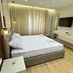 Hotel E&r At Myslym Shyri