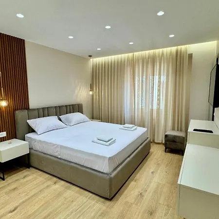 Hotel E&r At Myslym Shyri Tirana