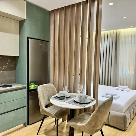 Hotel E&r At Myslym Shyri Tirana