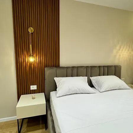 E&r At Myslym Shyri Hotel