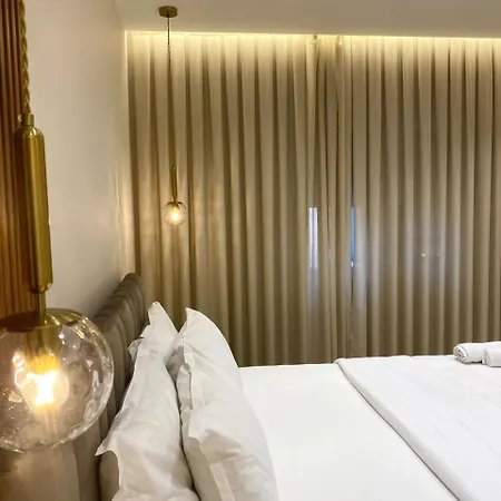 E&r At Myslym Shyri Hotel