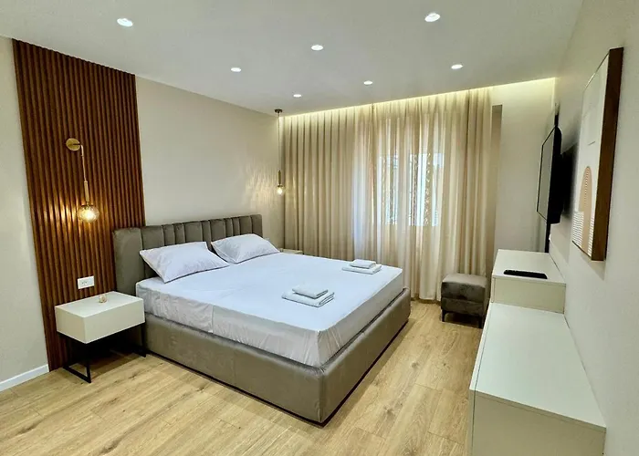 Hotel E&r At Myslym Shyri Tirana