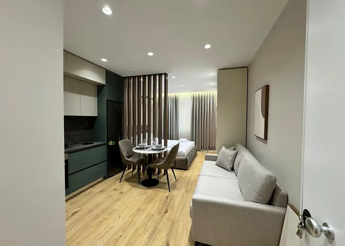 E&r At Myslym Shyri Hotel *