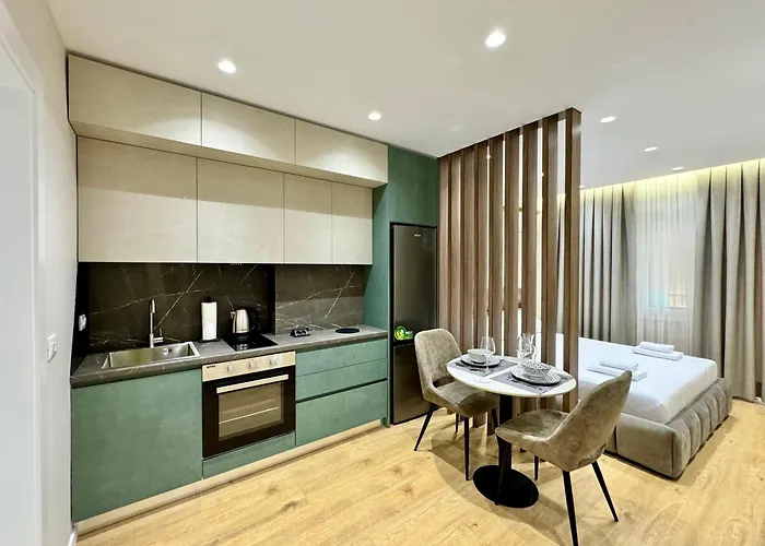 E&r At Myslym Shyri Hotel